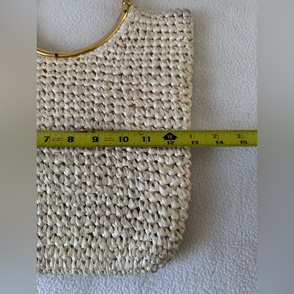 Vintage MM Crochet Straw Handbag with Lucite Handle – 1970s Boho - Picture 6 of 8